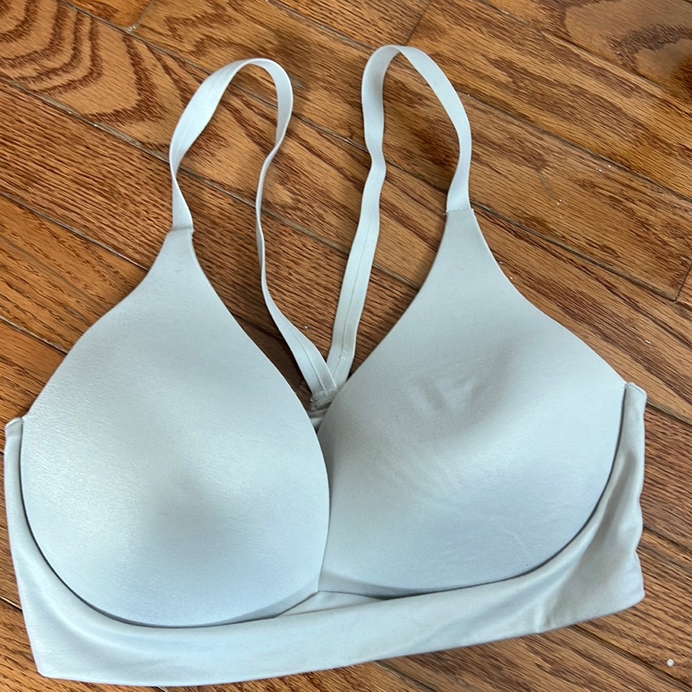 Victoria’s Secret NWOT-lightly lined tshirt racer back